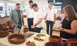 DÜZCE'DE KURSİYERLER GERİ DÖNÜŞÜM MALZEMELERİNDEN SERGİ AÇTI