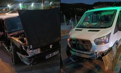 OTOMOBİL İLE KAMYONET ÇARPIŞTI: 2 YARALI
