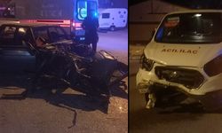KAMYONET VE OTOMOBİL KAFA KAFAYA ÇARPIŞTI