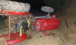 TAŞKÖPRÜ'DE TRAKTÖR DEVRİLDİ 2 KİŞİ YARALANDI