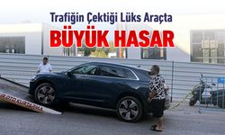 SÜRÜKLENEREK ÇEKİLEN LÜKS ARAÇTA BÜYÜK HASAR OLUŞTU
