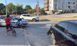 YAYAYA YOL VERMEK İSTEDİ 3 ARAÇ BİRBİRİNE GİRDİ