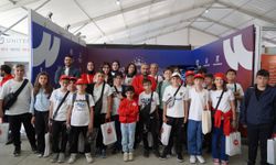 REKTÖR AKKAYA TEKNOFEST İSTANBUL'DA TEKNOLOJİ TUTKUNLARIYLA BULUŞTU