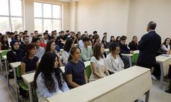 BARÜ'DE ÖĞRENCİLERE İLK DERS GAZZE