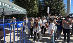 BOLU'DAKİ DAVADA SANIKLARIN RAHAT TAVIRLARI MADUR AİLELERİ SİNİR KRİZİNE SOKTU