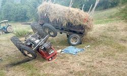 DEVRİLEN TRAKTÖRÜN ALTINDA KALIP HAYATINI KAYBETTİ