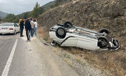 NİŞANLISINI GÖREMEYE GİDEN GENÇ OTOMOBİLİ İLE TAKLA ATTI