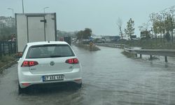 ZONGULDAK'TA SAĞANAK ULAŞIMI OLUMSUZ ETKİLEDİ