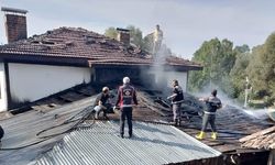 SAMANLIKTA ÇIKAN YANGIN KONAĞA SIÇRAMADAN SÖNDÜRÜLDÜ