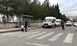 OKUL ÇEVRELERİNDE TRAFİK VE SERVİS DENETİMLERİ SIKILAŞTIRILDI