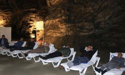 YERİN 150 METRE ALTINDANDAKİ TUZ MAĞRASINDA ŞİFA ARIYORLAR