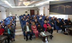 TÜRK PROFESÖR " DENİZLERİN DİNOZORU"NU ANLATTI