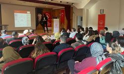 ÇOCUK HİZMETLERİ PERSONELİNE YÖNELİK EĞİTİM PROGRAMI DÜZENLENDİ