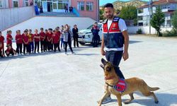 JANDARMADAN ÖĞRENCİLERE HAYVAN SEVGİSİ EĞİTİMİ