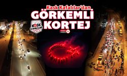 KASK KAFALILAR'DAN GÖRKEMLİ CUMHURİYET KORTEJİ