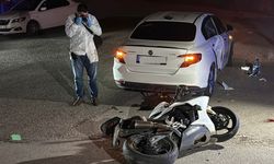 MOTOSİKLET İL OTOMOBİL ÇARPIŞTI: 1 YARALI