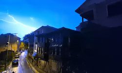 ŞİMŞEKLER BARTIN'DA GECEYİ AYDINLATTI