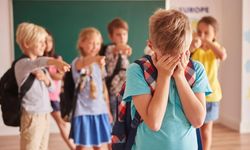 GÜNÜMÜZDE ARTAN AKRAN ZORBALIĞINA DİKKAT !