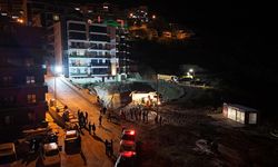 AMASRA'DA İNŞAAT ALANINDA GÖÇÜK ÇEVREDEKİ APARTMANLAR BOŞALTILDI