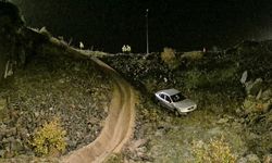 BARTIN'DA KONTROLDEN ÇIKAN OTOMOBİL VİYADÜKTEN UÇTU