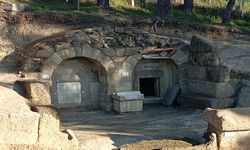 BARÜ REKTÖRÜ AKKAYA TİOS ANTİK KENTİNİ YERİNDE İNCELEDİ