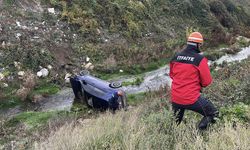 BOLU'DA DEREYE UÇAN OTOMOBİLDEKİ KİŞİ YARALANDI