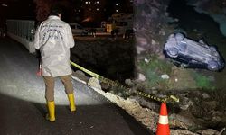 DEREYE UÇAN OTOMOBİLDEKİ BİR KİŞİ HAYATINI KAYBETTİ