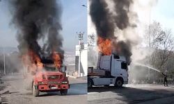 DÜZCE'DE AYNI NOKTADA 2 FARKLI KAMYON ALEVLERE TESLİM OLDU