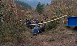 İHSANGAZİ'DE TRAKTÖRÜN ALTINDA KALAN SÜRÜCÜ HAYATINI KAYBETTİ