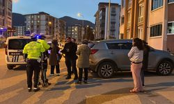 OTOMOBİL İLE MOTOSİKLET ÇARPIŞTI