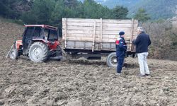 MUDURNU'DA DEVRİLEN TRAKTÖRÜN ALTINDA KALAN KİŞİ HAYATINI KAYBETTİ