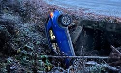 KONTROLDEN ÇIKAN OTOMOBİLDE ÖLÜMDEN DÖNDÜLER