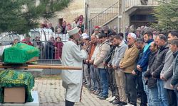 POLİS EŞİ TARAFINDAN ÖLDÜRÜLEN ANNE VE KIZLARI ÇANKIRI'DA DEFNEDİLDİ