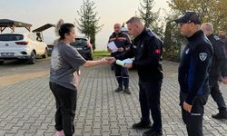 TEMİZLİK İŞÇİSİ YOLDA BULDUĞU CÜZDANI SAHİBİNE TESLİM ETTİ