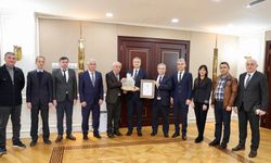 YENİCE IHLAMUR BALININ TESCİL BELGESİ VALİ YAVUZ’A TAKDİM EDİLDİ