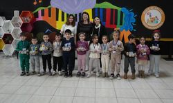 MİNİK ÖĞRENCİLER ÇOCUK ÜNİVERSİTESİNDE ETKİNLİĞE KATILDI