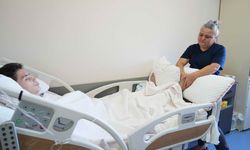 OKUL ARKADAŞLARI TARAFINDAN DÖVÜLEN GENÇ YAŞAM MÜCADELESİ VERİYOR