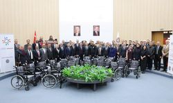 3 ARALIK DÜNYA ENGELLİLER GÜNÜ'NDE KAMU KURUMLARINA TEKERLEKLİ SANDALYE YARDIM