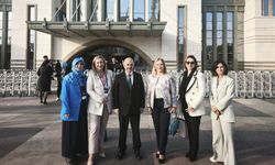 TÜRK TIP DÜNYASI KURULTAYINDA MERAL KEKEÇOĞLU'NA TEŞEKKÜR