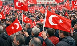 YENİDEN REFAH PARTİSİ BAYRAK DAĞITIM ETKİNLİĞİ DÜZENLİYOR