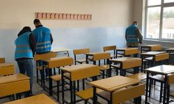 BOLU'DA DENETİMLİ SERBESLİK YÜKÜMLÜLERİ OKULLARI TEMİZLEDİ