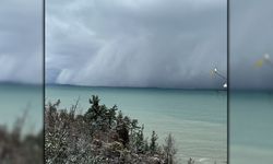 DENİZ ÜZERİNDE ETKİLİ KAR YAĞIŞI İLGİNÇ GÖRÜNTÜLER OLUŞTUR