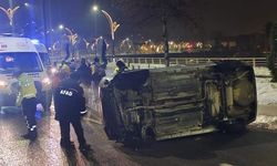 OTOMOBİL DEVRİLDİ 1 KİŞİ YARALANDI