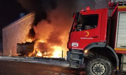 KASTAMONU'DA KERESTE YÜKLÜ KAMYON YANDI