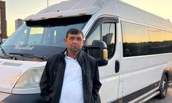 ALEVLERE TESLİM OLAN MİNİBÜSÜNÜ İZLERKEN KALBİNE YENİK DÜŞTÜ