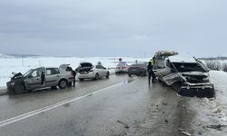 SEYDİLER İLÇESİNDE TRAFİK KAZASI 1 ÖLÜ 2 YARALI