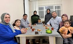 AK PARTİ İL BAŞKANI FERHAT SALT FİLİSTİNLİ AİLEYLE İFTAR YAPTI