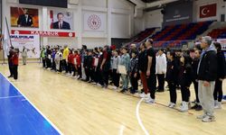 OKUL SPORLARI KÜÇÜKLER KIZ-ERKEK VOLEYBOL GRUP MÜSABAKALARI BAŞLADI