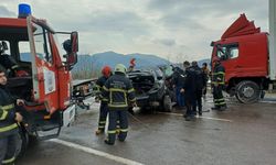 ZONGULDAK’TA OTOMOBİL KAMYONA ÇARPTI