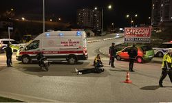 OTOMOBİL İLE MOTOSİKLET ÇARPIŞTI: 2 YARALI